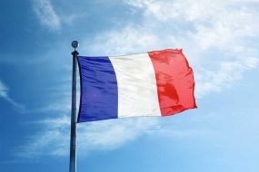 Bandiera francese sull'albero maestro