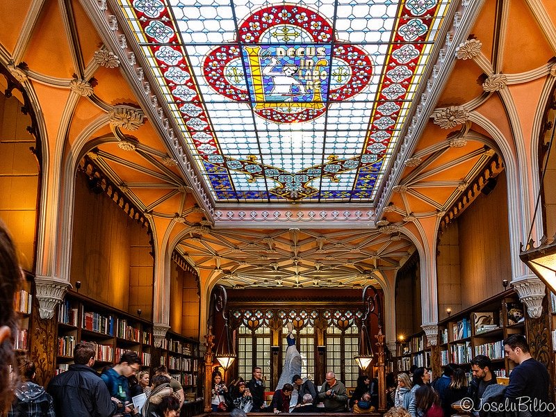 I luoghi più belli da visitare in Portogallo, libreria Lello