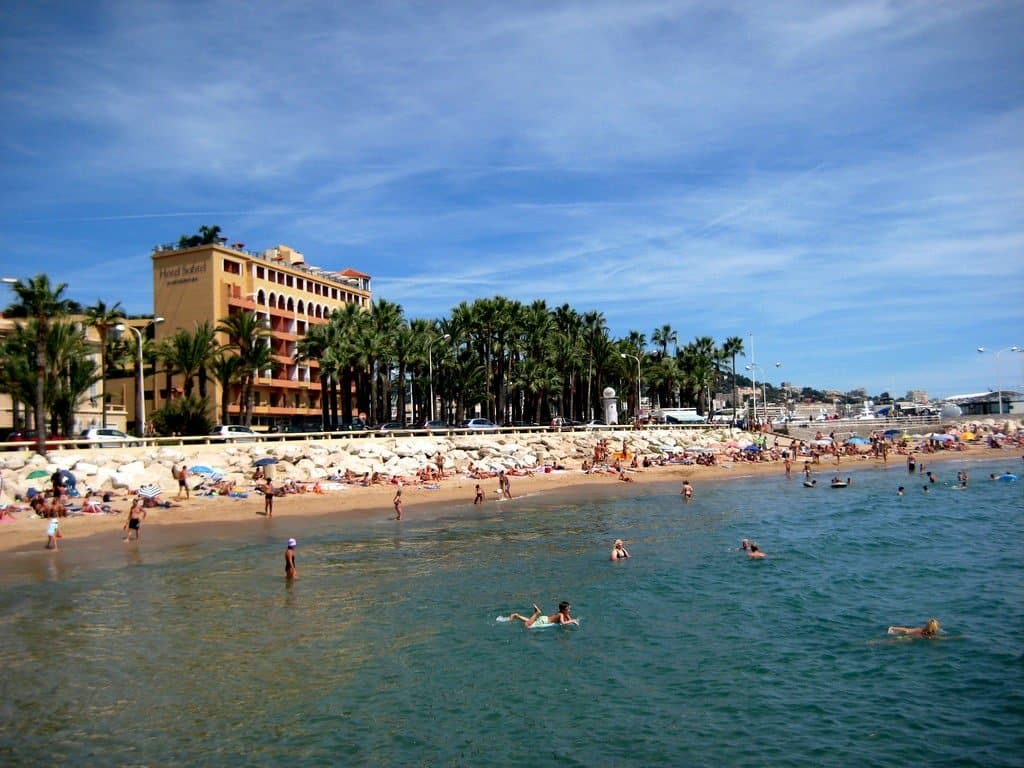 Visitare la Francia, Cannes Beach