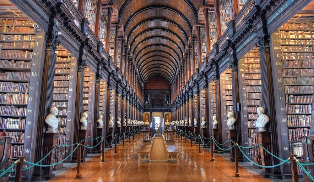 Vecchia biblioteca del Trinity College di Dublino
