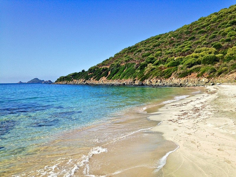 Spiaggia sulle Isole Sanguinarie, dove dormire Ajaccio