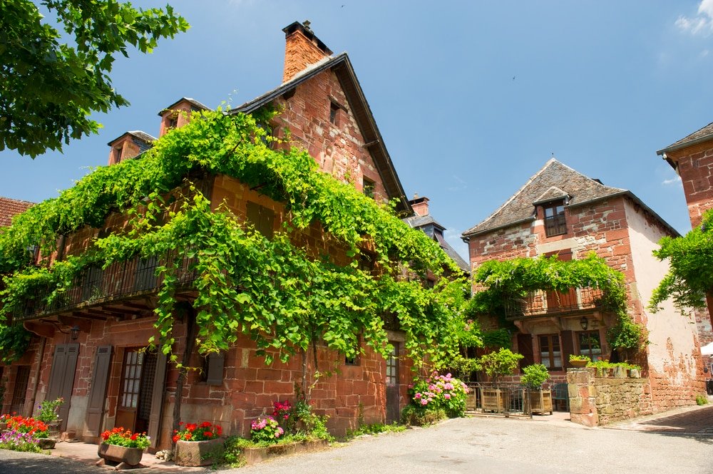 Collonges-la-Rouge, uno dei più bei villaggi medievali di Francia
