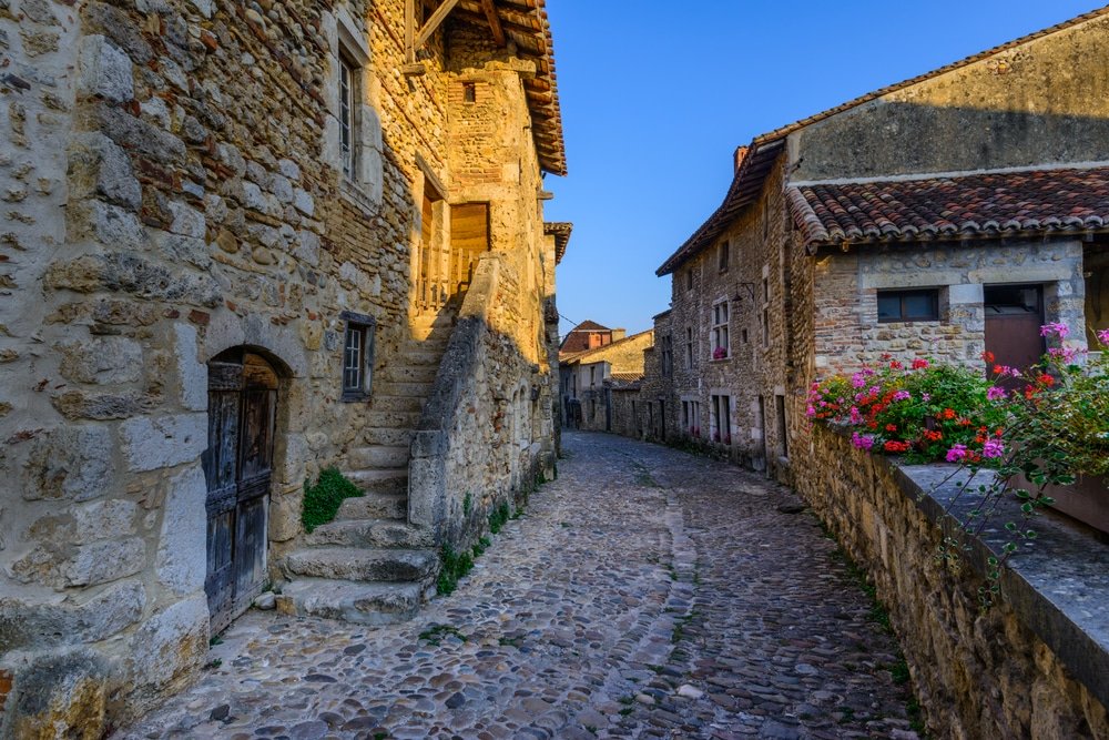 Pérouges, uno dei più bei villaggi medievali di Francia