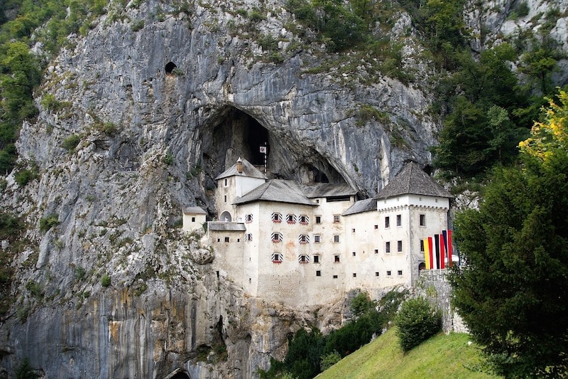 Il castello di Predjama, luoghi più belli da visitare in Slovenia