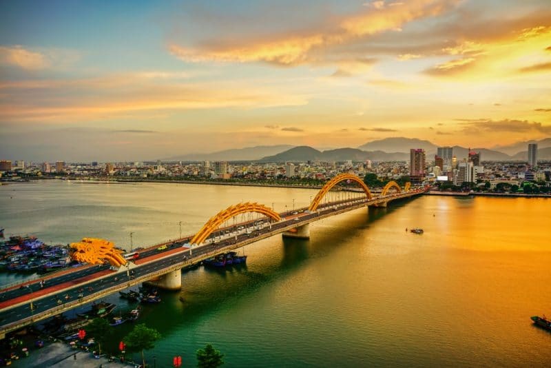 Ponte sul fiume Dragon, Vietnam