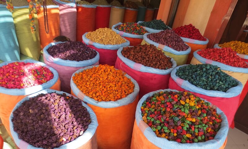 Mercato colorato di Marrakech