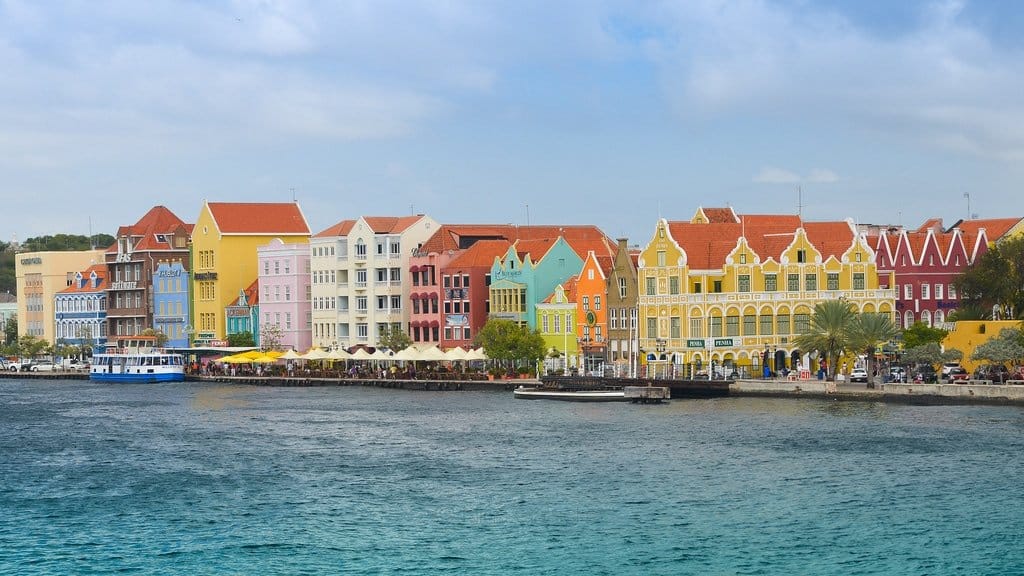 Willemstad, Curaçao, città colorate del mondo