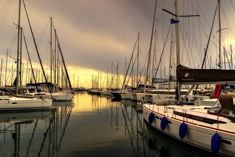 Prenota un traghetto per Paros in Grecia