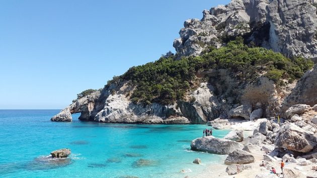 Come andare in Sardegna dalla Corsica in traghetto?