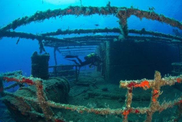 I 13 migliori posti per fare immersioni a Paros