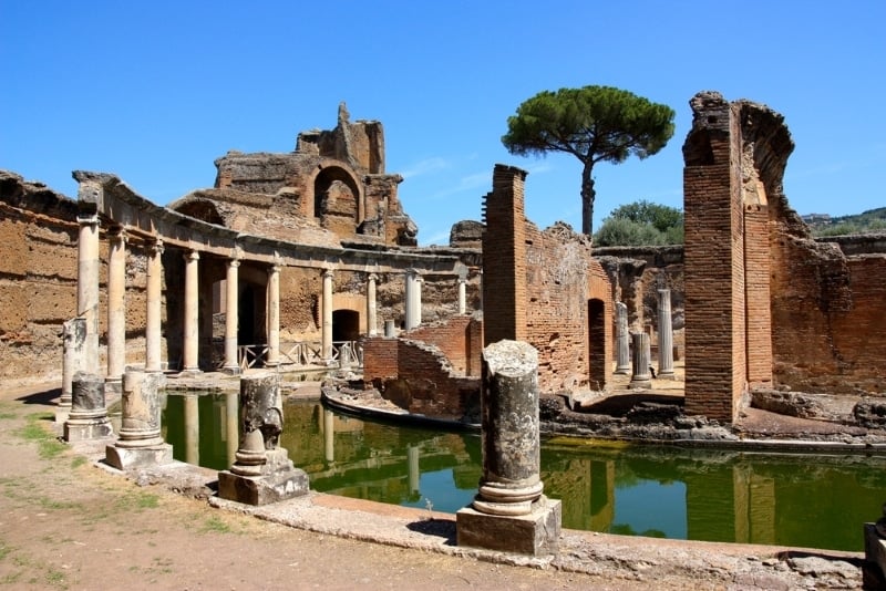 Roma, visita le rovine di Villa Adriana